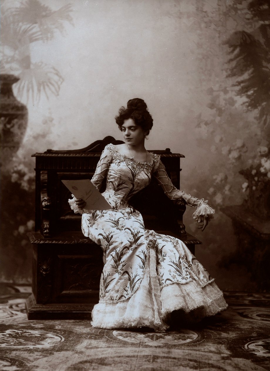 Attrice di prosa e canto da Unknown