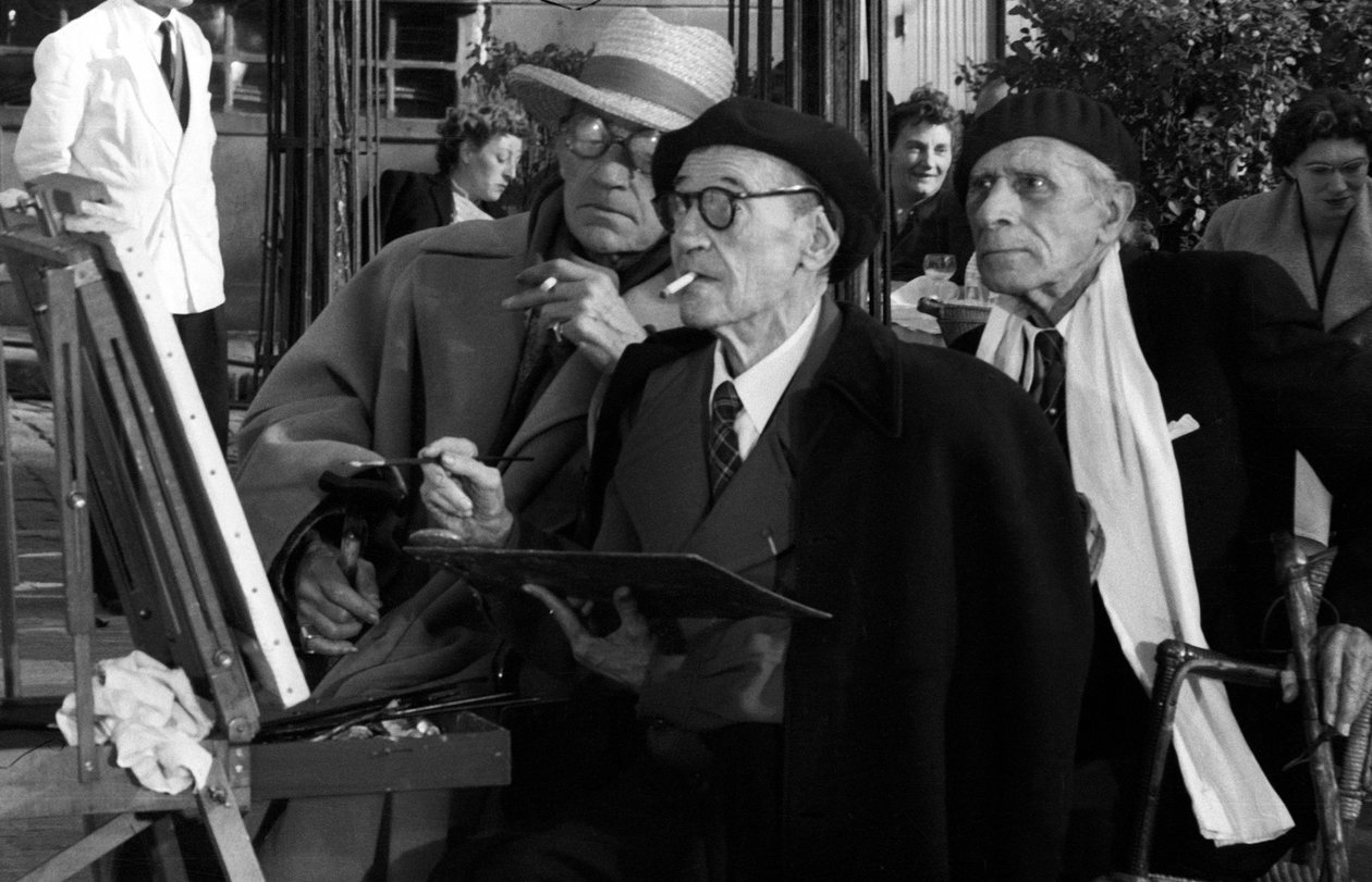 Maurice Utrillo (1883-1955) Dipinge a Montmartre a Parigi, Piazza Tertre, vicino al Sacré-Cœur, il 10 ottobre 1955 con Sacha Guitry e Paul Fort quando ha Dipinto una Tela per il Film 
