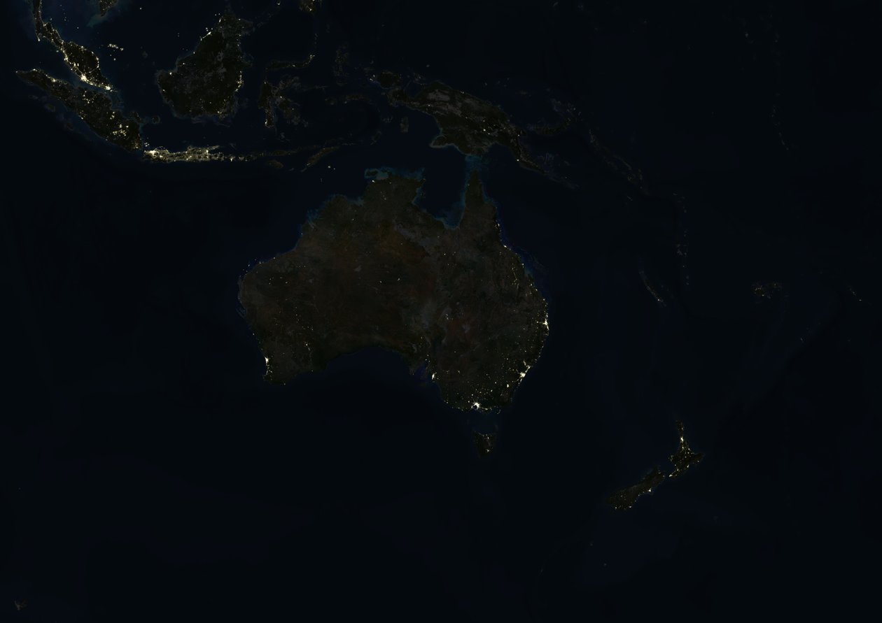 Oceania di notte, immagine satellitare a colori reali da Unknown