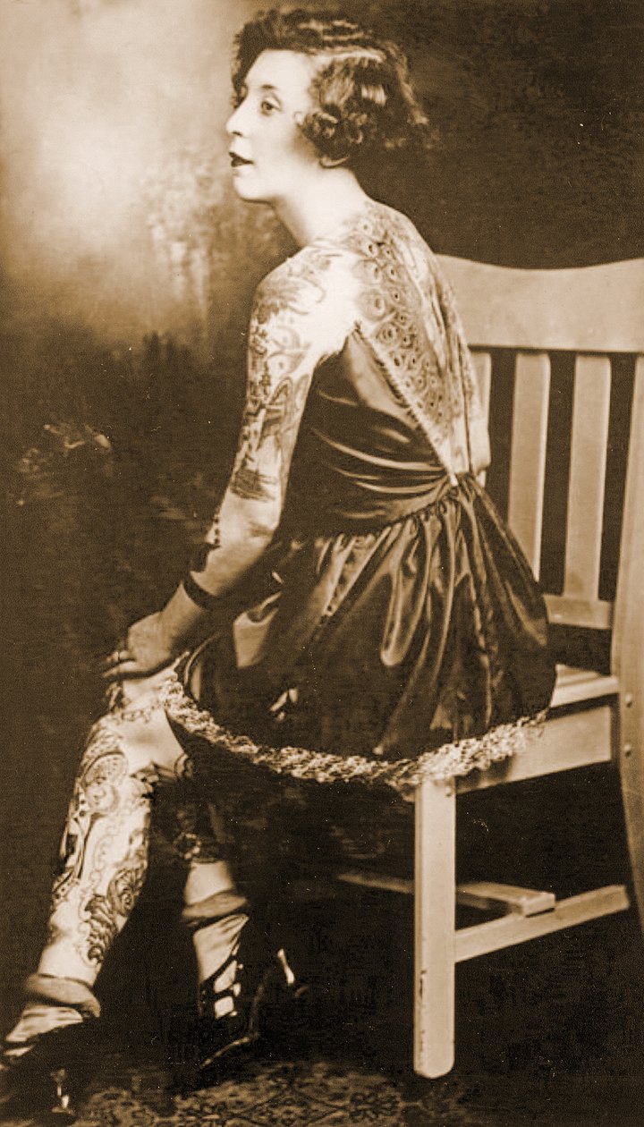 Ritratto di una donna tatuata, c.1895 da Unknown
