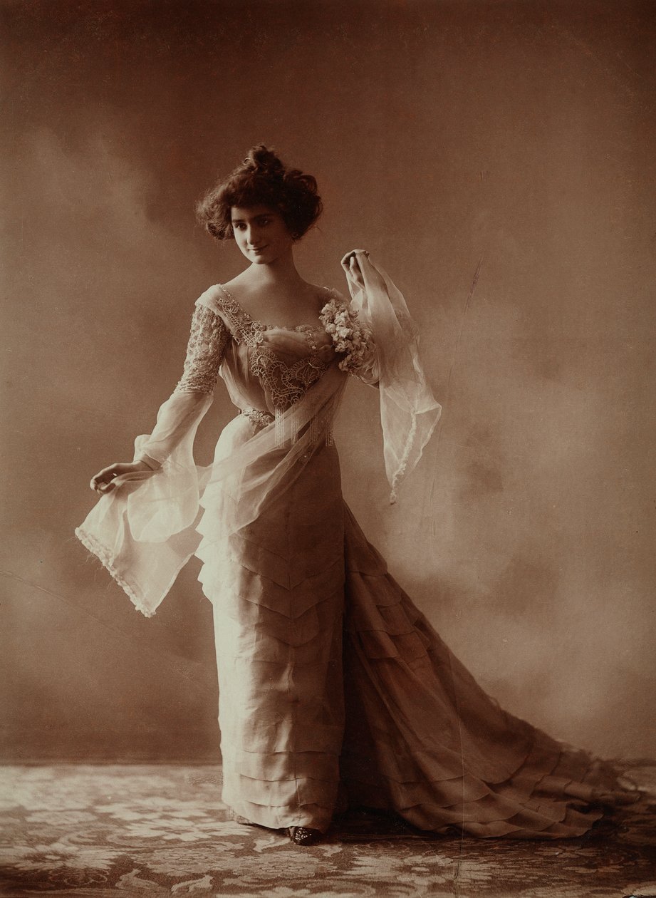 Attrice teatrale - Signora di Via Serragli (che bella creatura!) da Unknown
