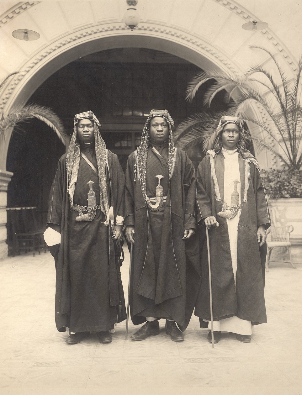 Gli attendenti di Sherif Abdullah, Gerusalemme, 1921 da A. Reid