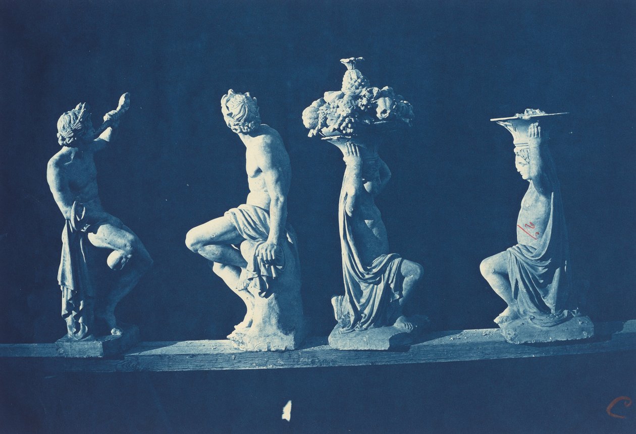 Quattro statue da Adolphe Terris