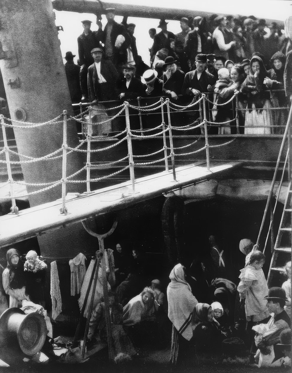 Nave degli emigranti / Ponte intermedio / Foto da Alfred Stieglitz