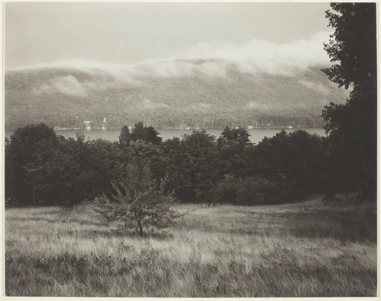 Lago George dalla collina da Alfred Stieglitz