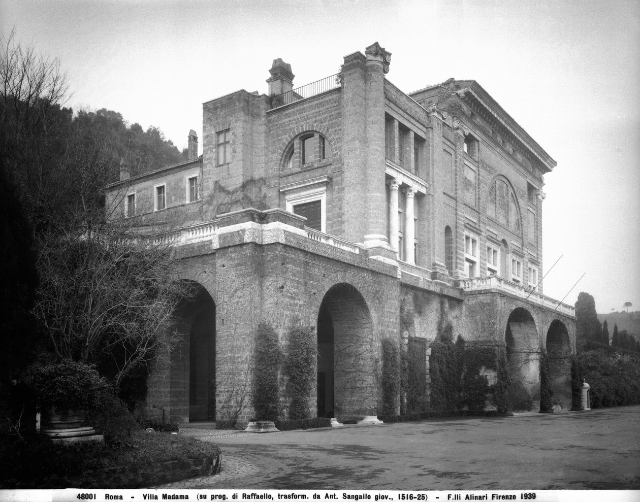 La terrazza di Villa Madama, Roma da Fratelli Alinari