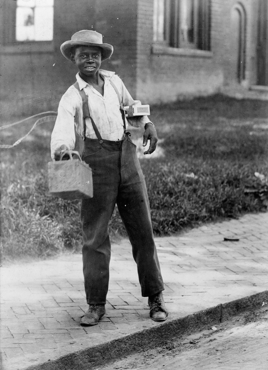 Lustrascarpe afroamericano, c.1899 da American Photographer