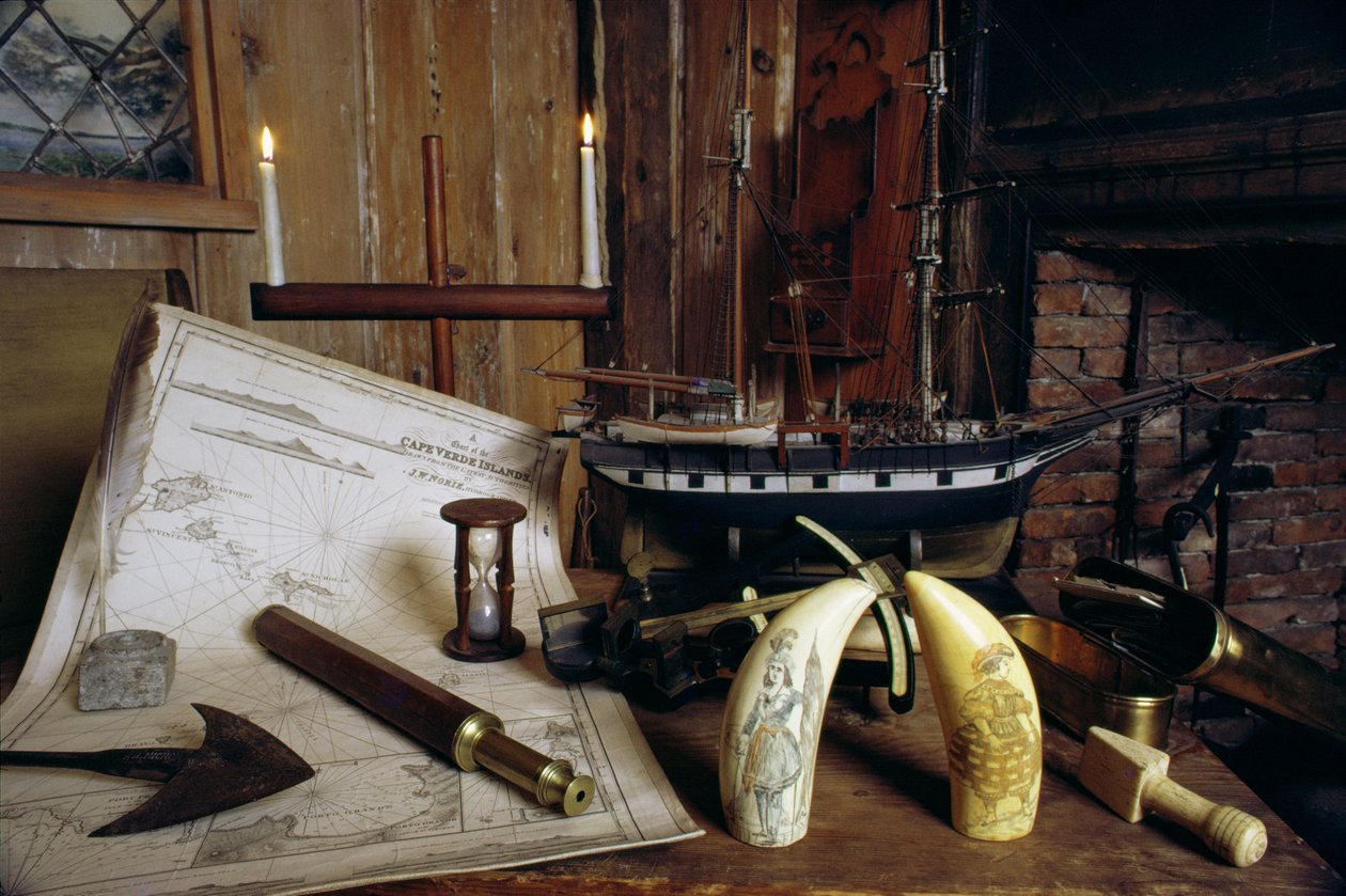 Oggetti da una scrivania di un capitano del XIX secolo da American School