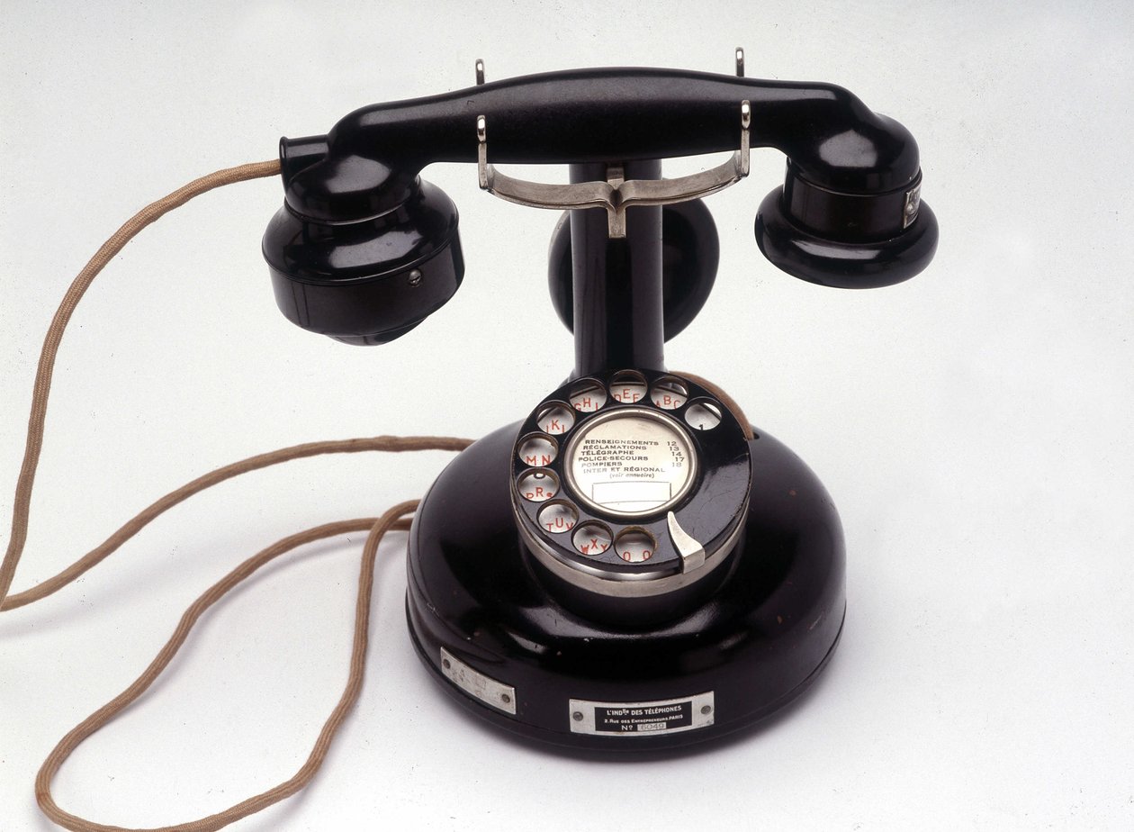 Telefono in bachelite PTT 24 da Anonymous Anonymous