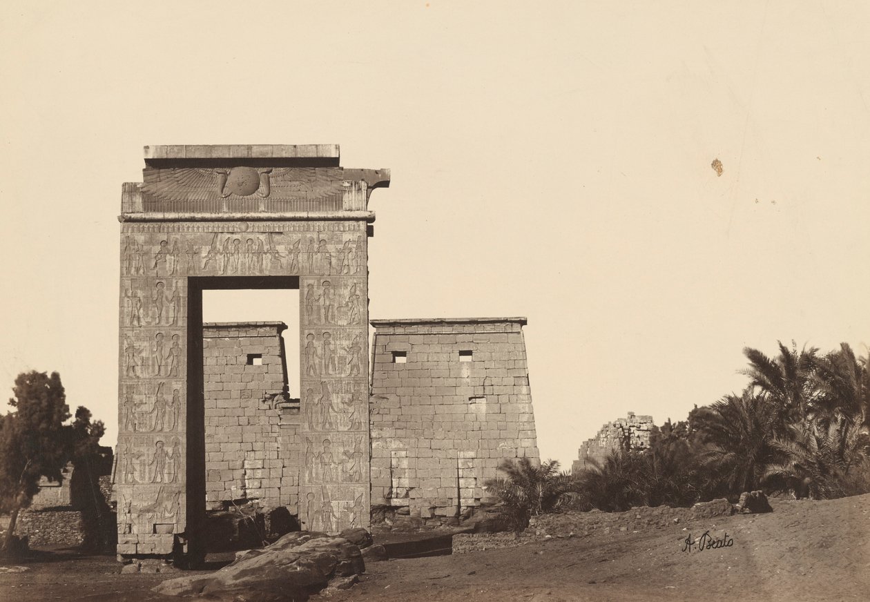Karnak: Porta di Khonsu da Antonio Beato