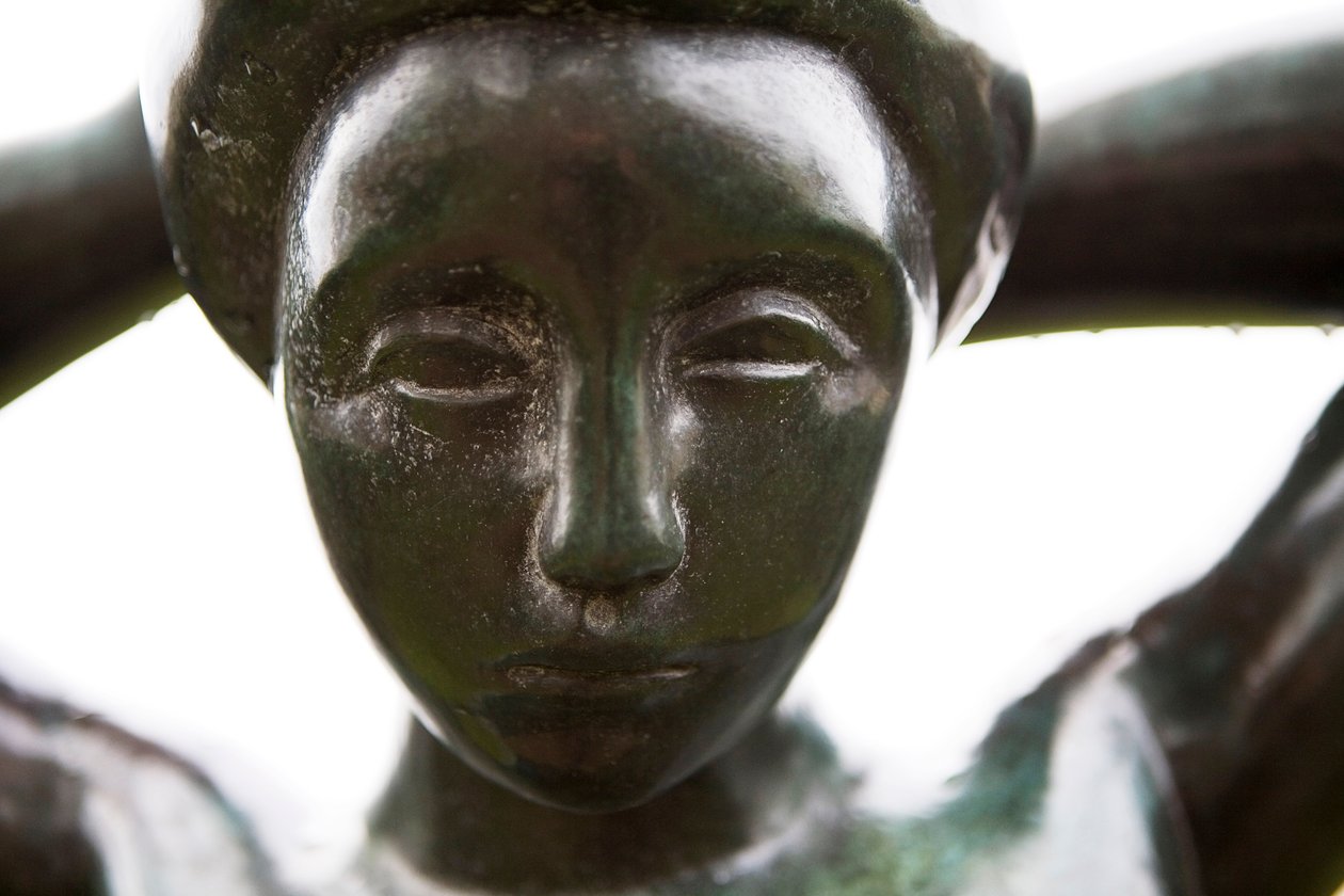 Bagnante che si sistema i capelli (dettaglio) da Aristide Maillol