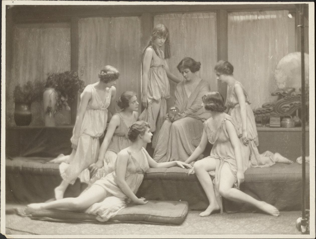 [Isadora Duncan e il gruppo] da Arnold Genthe