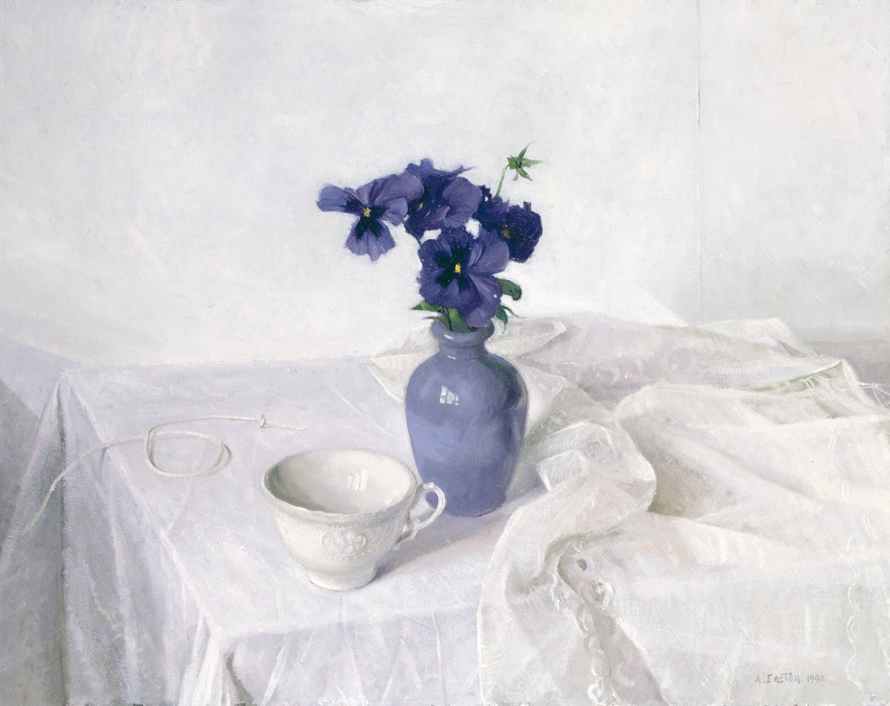 Viole del pensiero in un vaso blu, natura morta da Arthur Easton