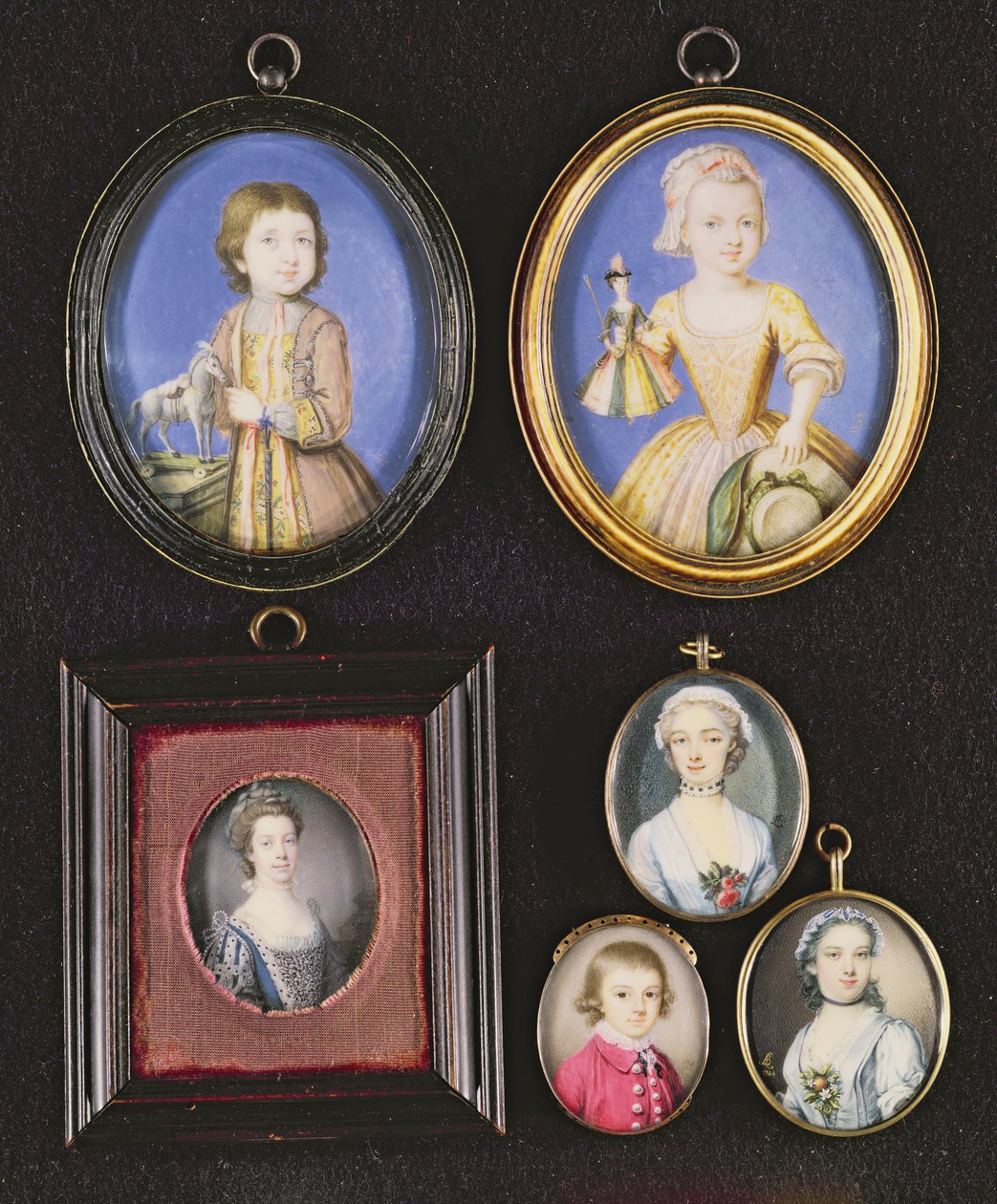 Miniature di ritratti. Da sinistra a destra e dall