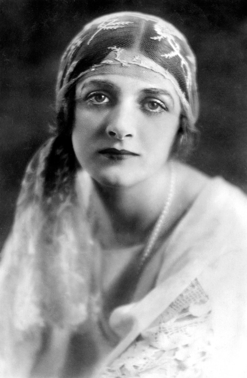 Gladys Cooper 1888-1971, attrice inglese, anni 1900 da Bertram Park