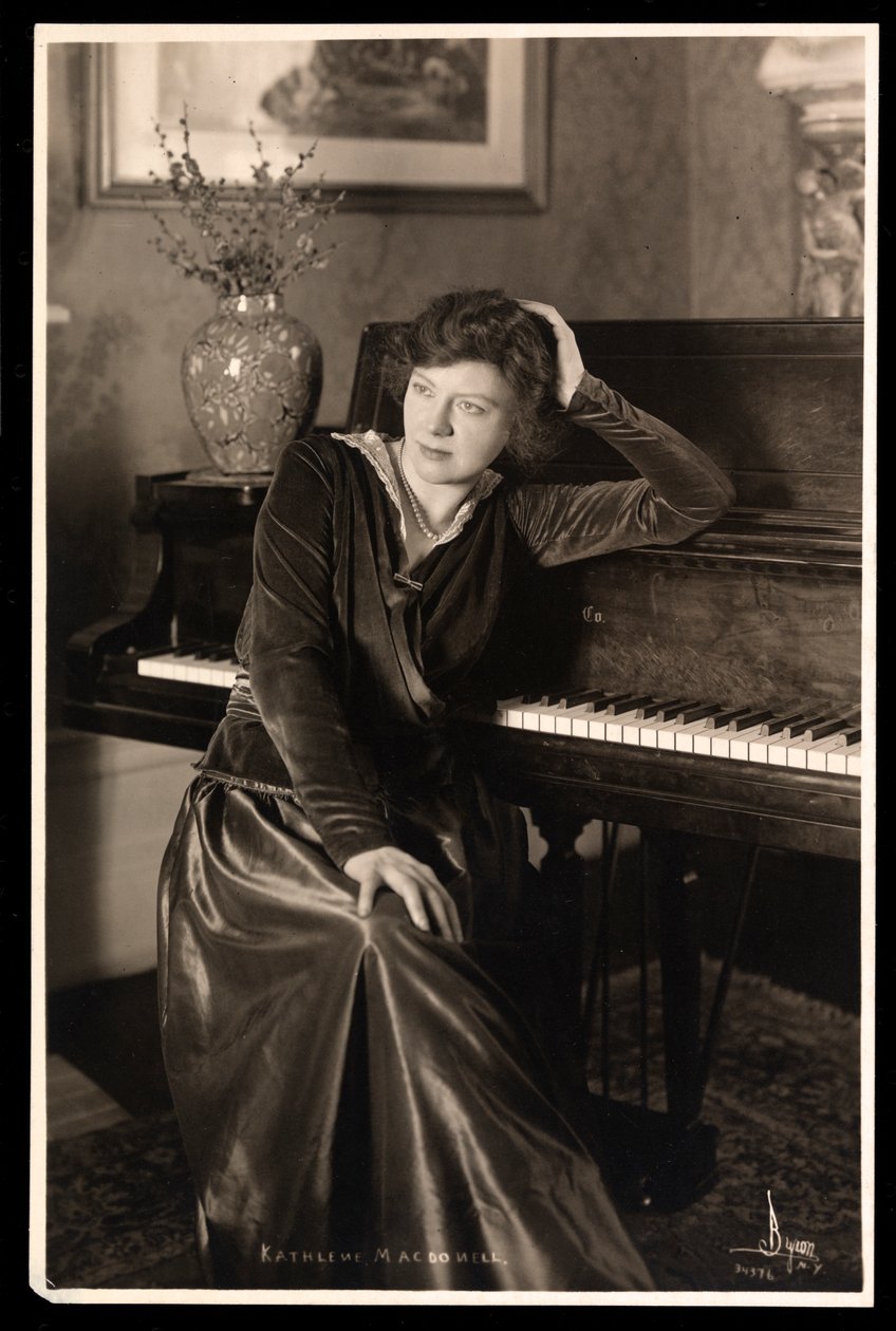 Kahleen MacDonell, c.1914 da Byron Company