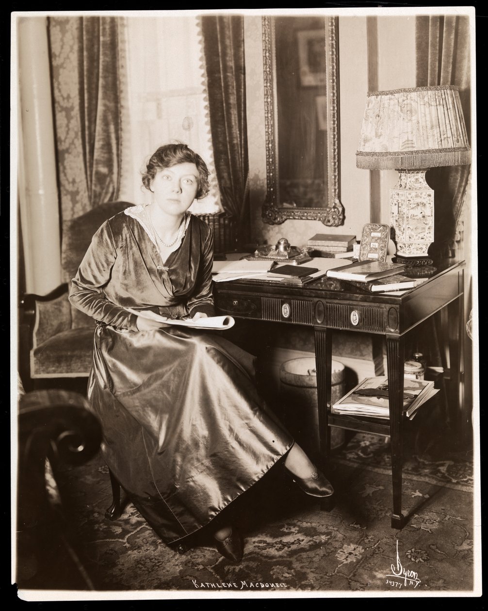 Kahleen MacDonell, c.1914 da Byron Company