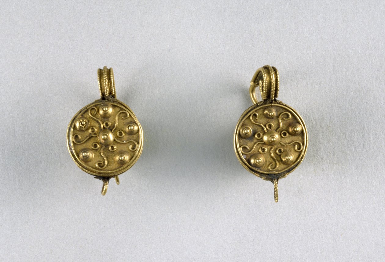 Orecchini a disco, c.1° secolo da Byzantine