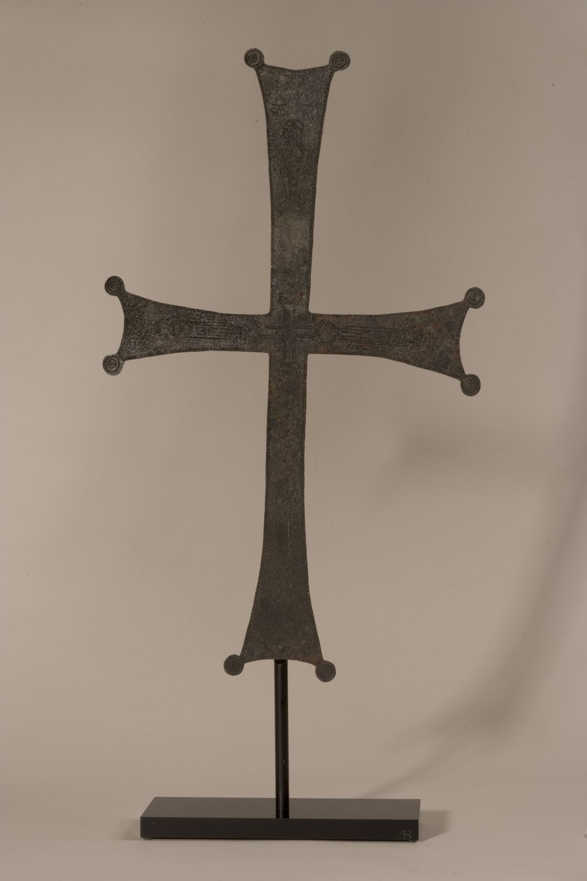Croce processionale con iscrizione incisa, X-XII secolo d.C. (bronzo) da Byzantine