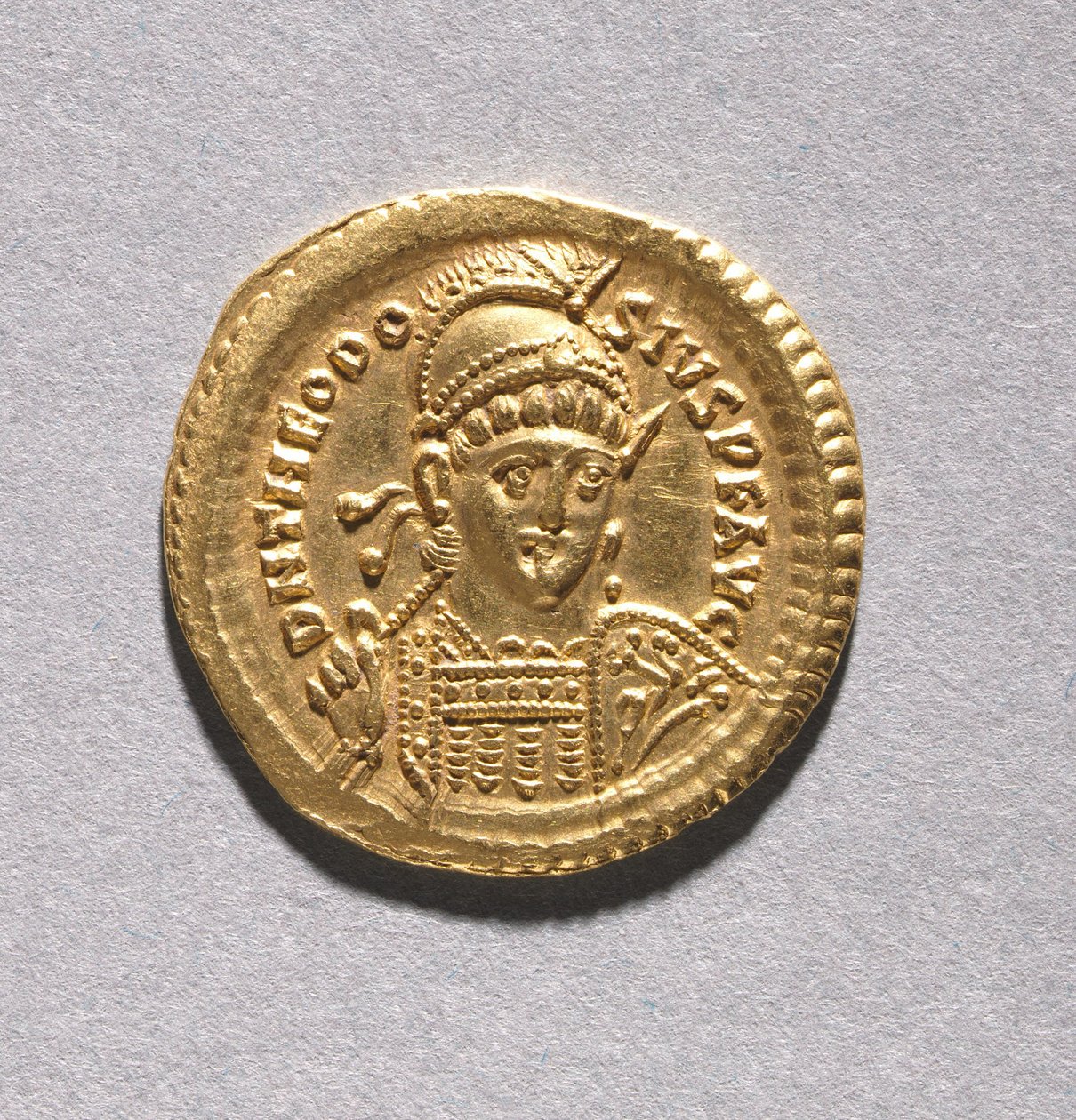Solidus di Teodosio II e Valentiniano III da Byzantine