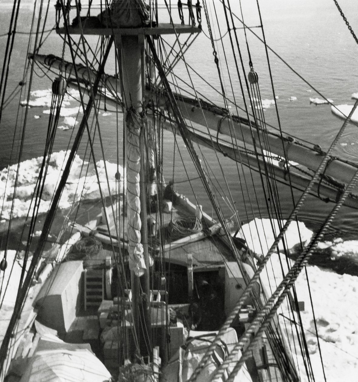 Schooner Stella Polare incontra il primo ghiaccio da J.B. and Brown J. Rowbotham