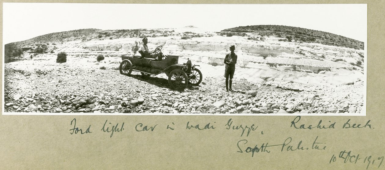Auto leggera Ford a Wadi Guzzeh, Rashid Beck, Sud Palestina, ottobre 1917 da Capt. Arthur Rhodes