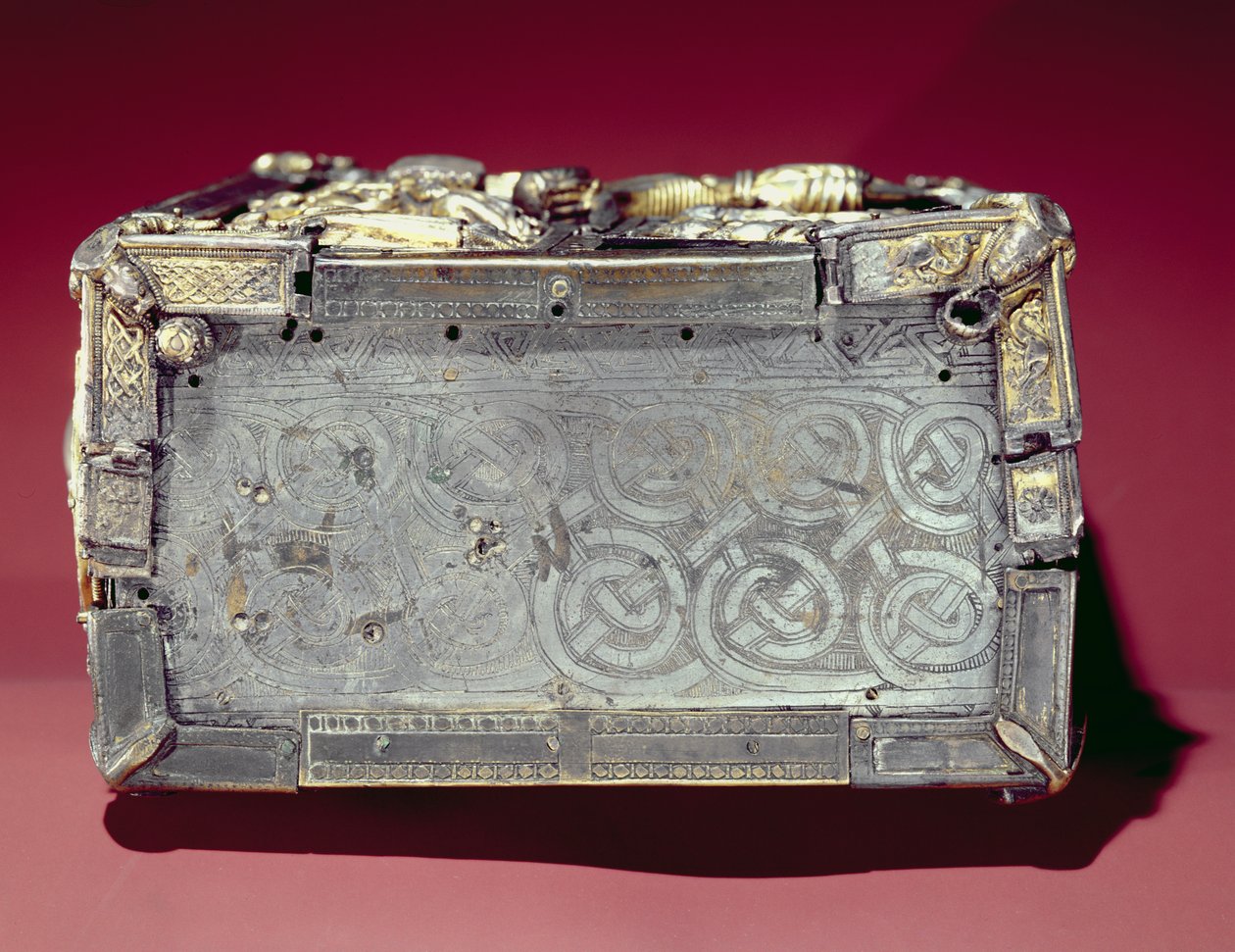 Pannello laterale del reliquiario del libro Domnach Airgid, Clones, Contea di Monaghan, VIII secolo, rimodellato c.1350 da Celtic