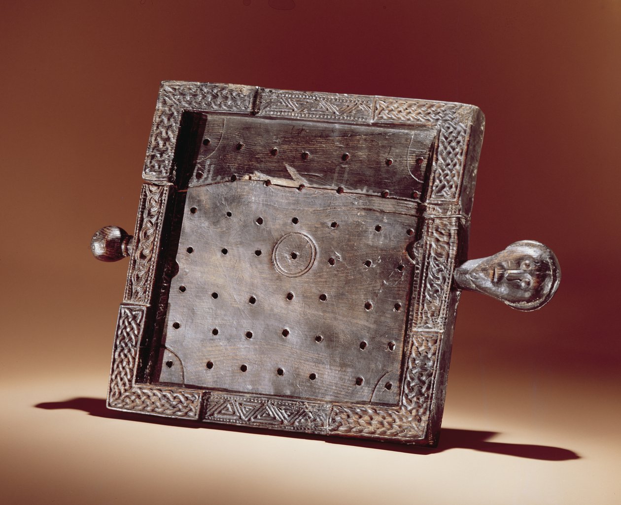 Tavola da gioco in legno, Ballinderry, Contea di Westmeath, Epoca vichinga (tasso) da Celtic