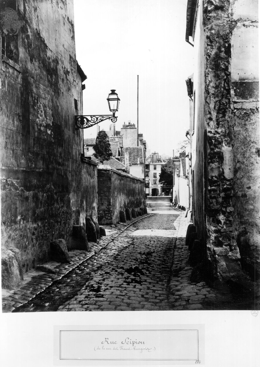Rue de Scipion, dalla Rue des Francs-Bourgeois, Parigi, 1858-78 da Charles Marville