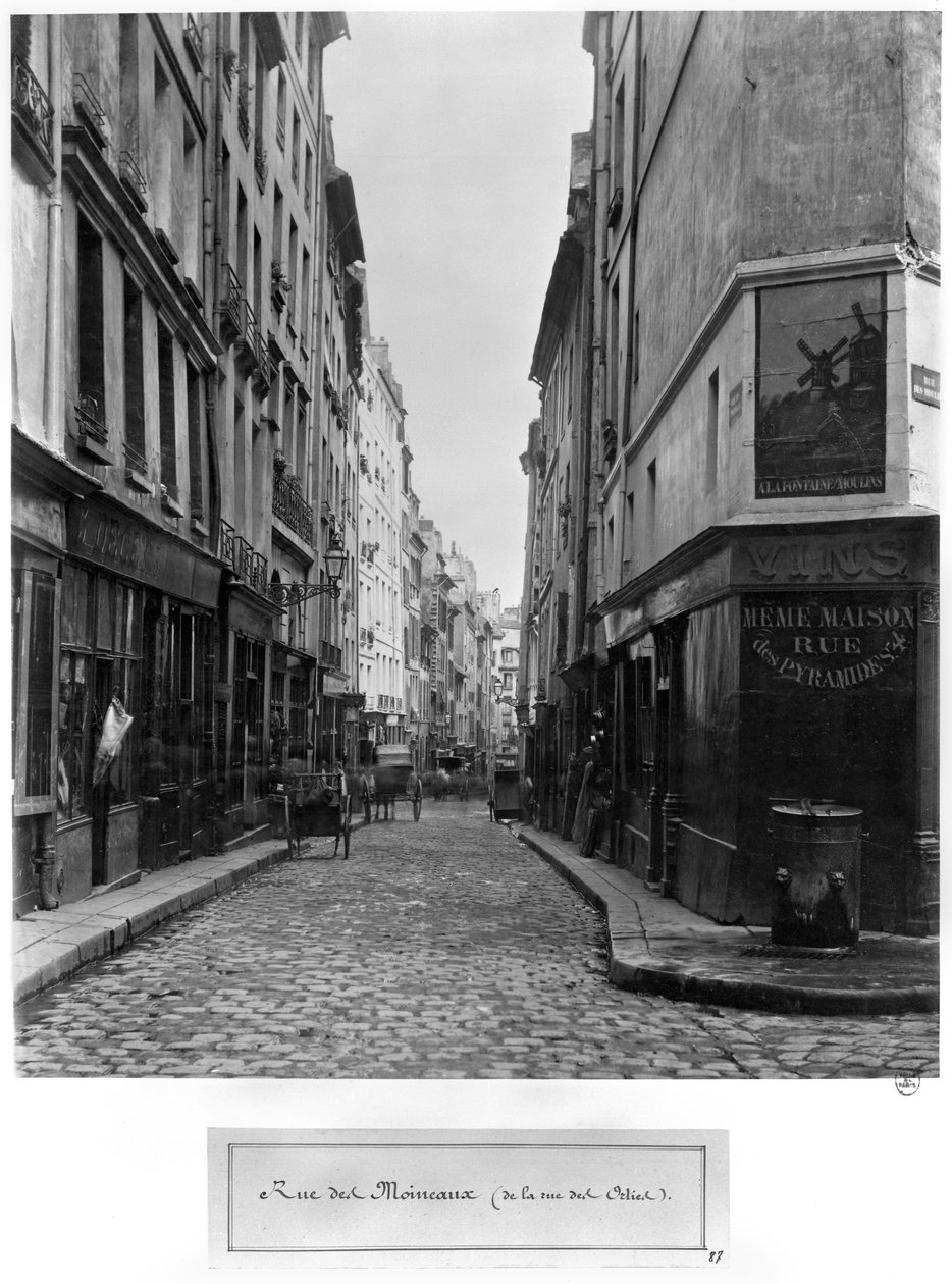 Rue des Moineaux, da Rue des Orties, Parigi, 1858-78 da Charles Marville