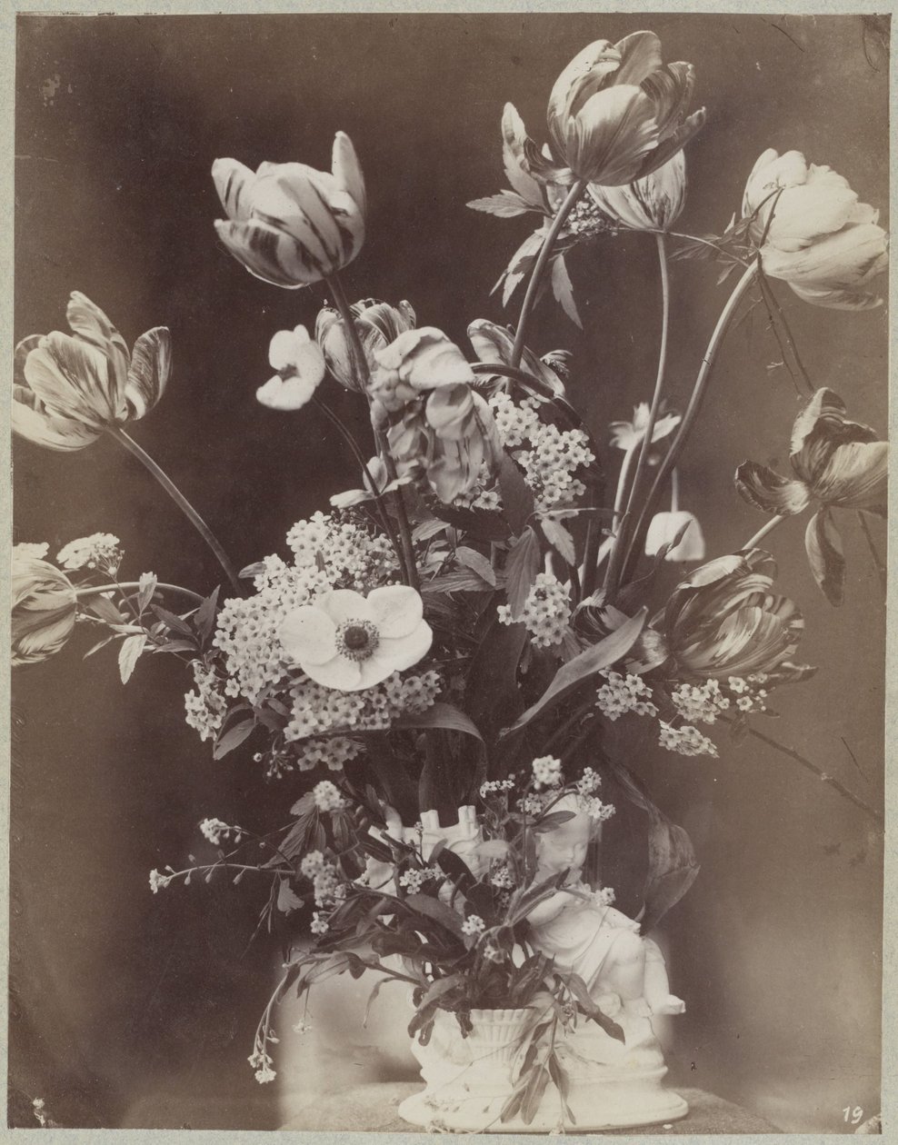 Studio di fiori in vaso con figura di bambino da Charles Aubry (manner of)