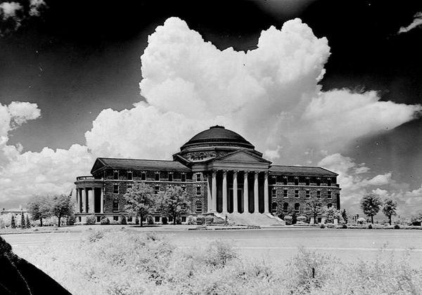 Dallas Hall della Southern Methodist University da Charles Erwin Arnold