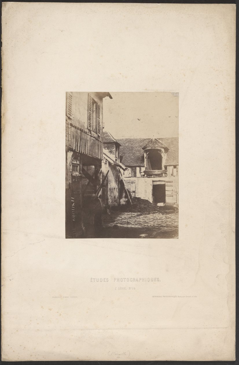 [Cour de ferme] / [Cortile di una casa colonica]. da Charles Marville