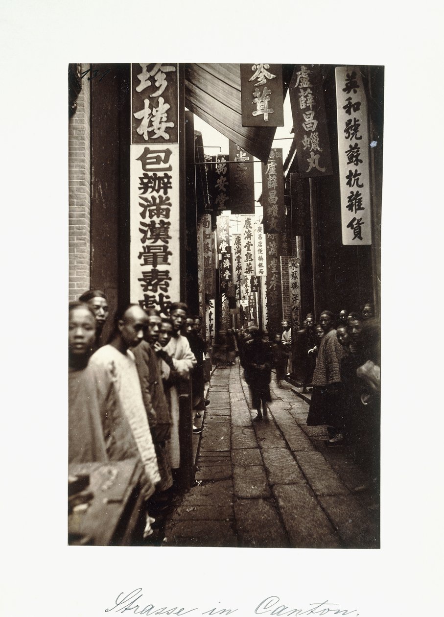 Scena di strada a Canton, c.1870s da Chinese Photographer