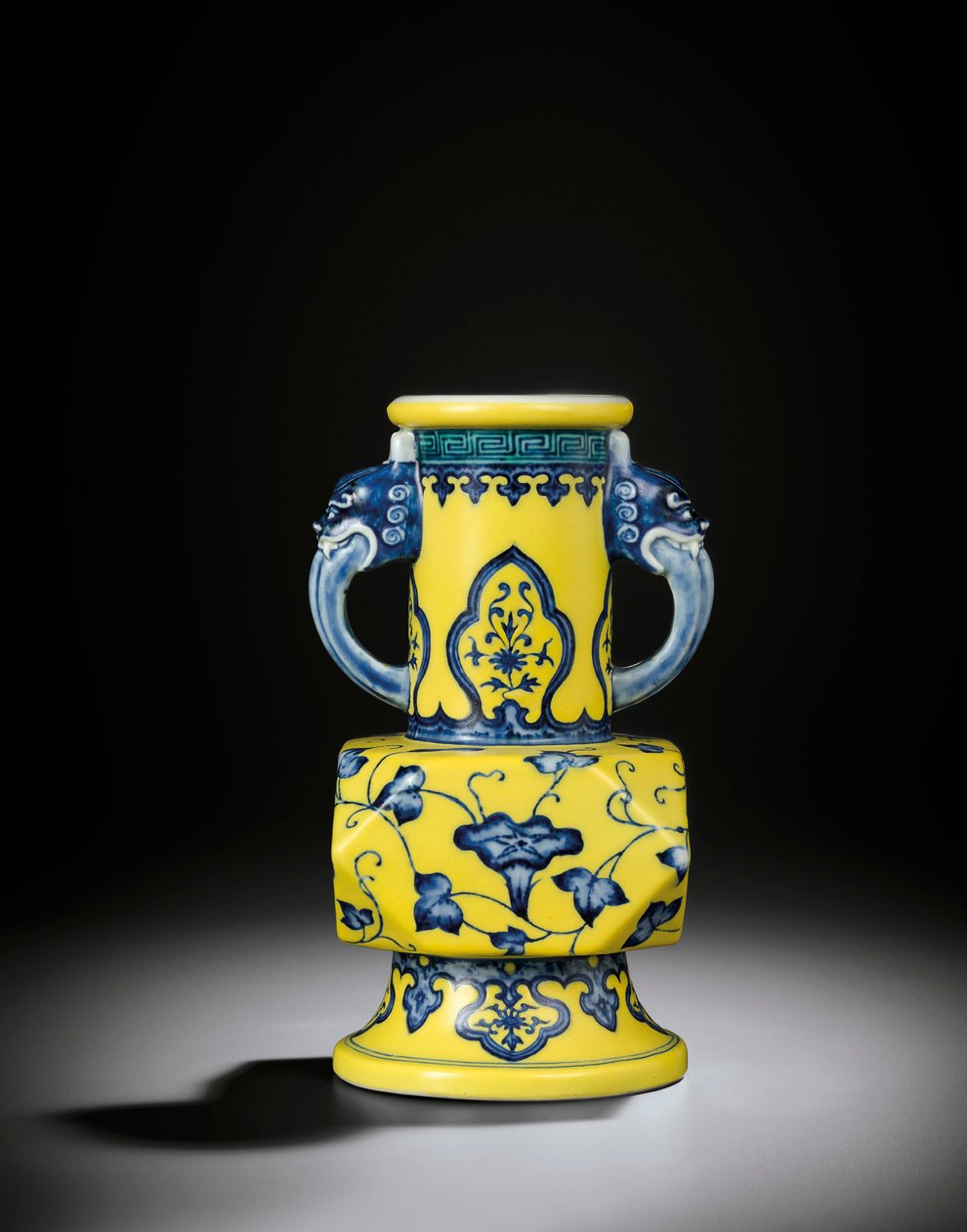 Vaso in stile Ming da Chinese School
