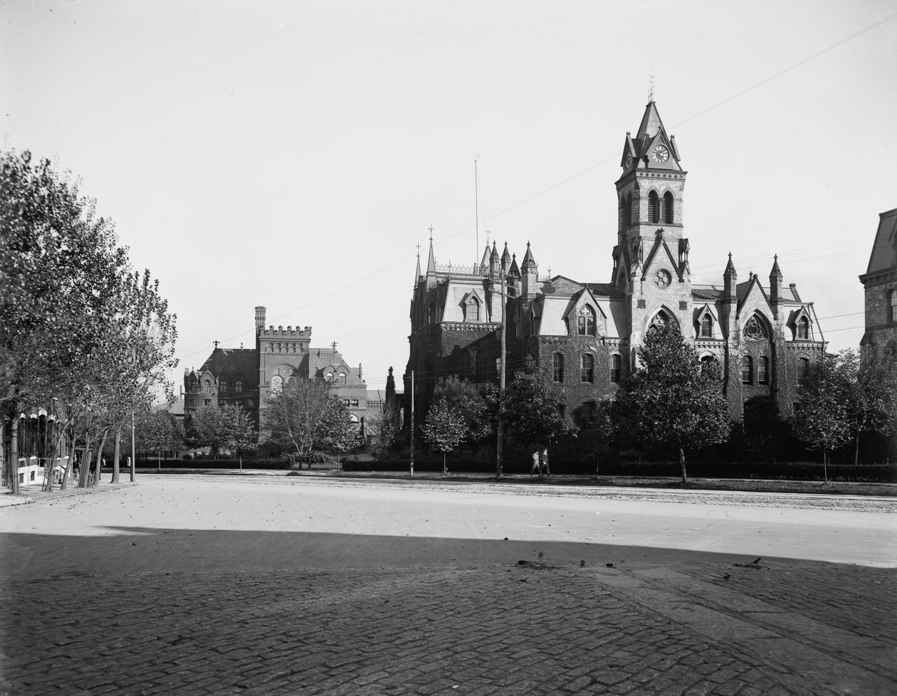 Università della Pennsylvania, Edificio Principale e Biblioteca, Filadelfia, Pennsylvania, c.1900 da Detroit Publishing Co.