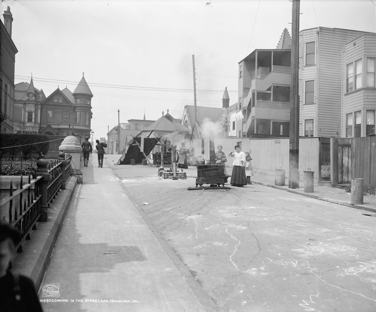 Cucinare in una strada di San Francisco da Detroit Publishing Co.