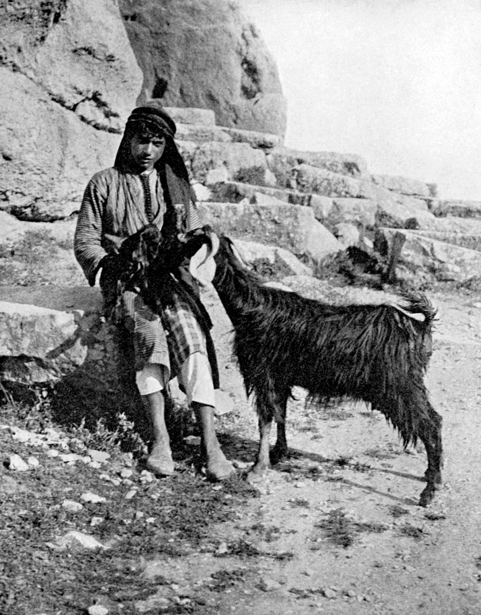Ragazzo arabo e capra, Medio Oriente, 1936 da Donald McLeish