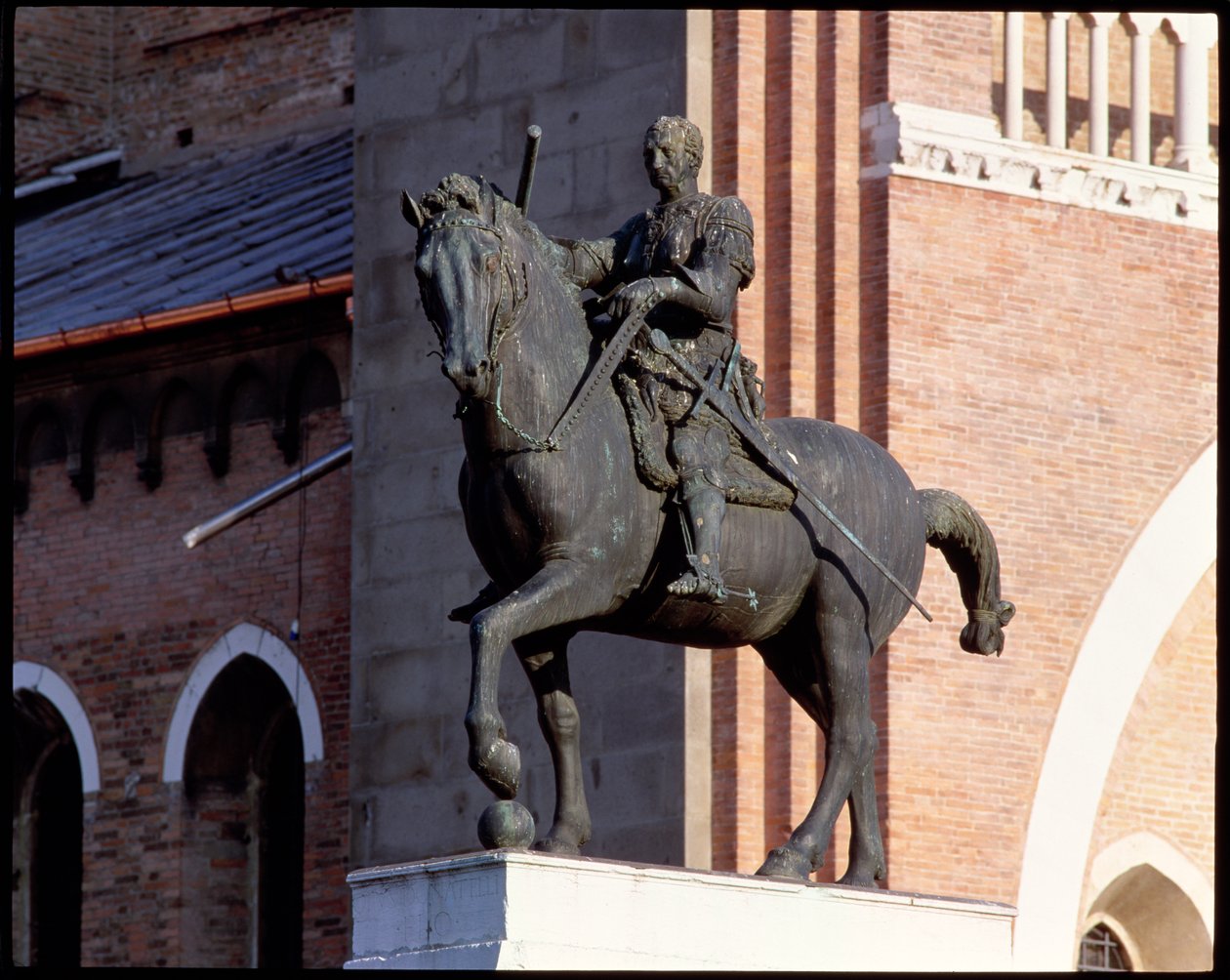 Ritratto equestre di Gattamelata, 1453 (bronzo) da Donatello
