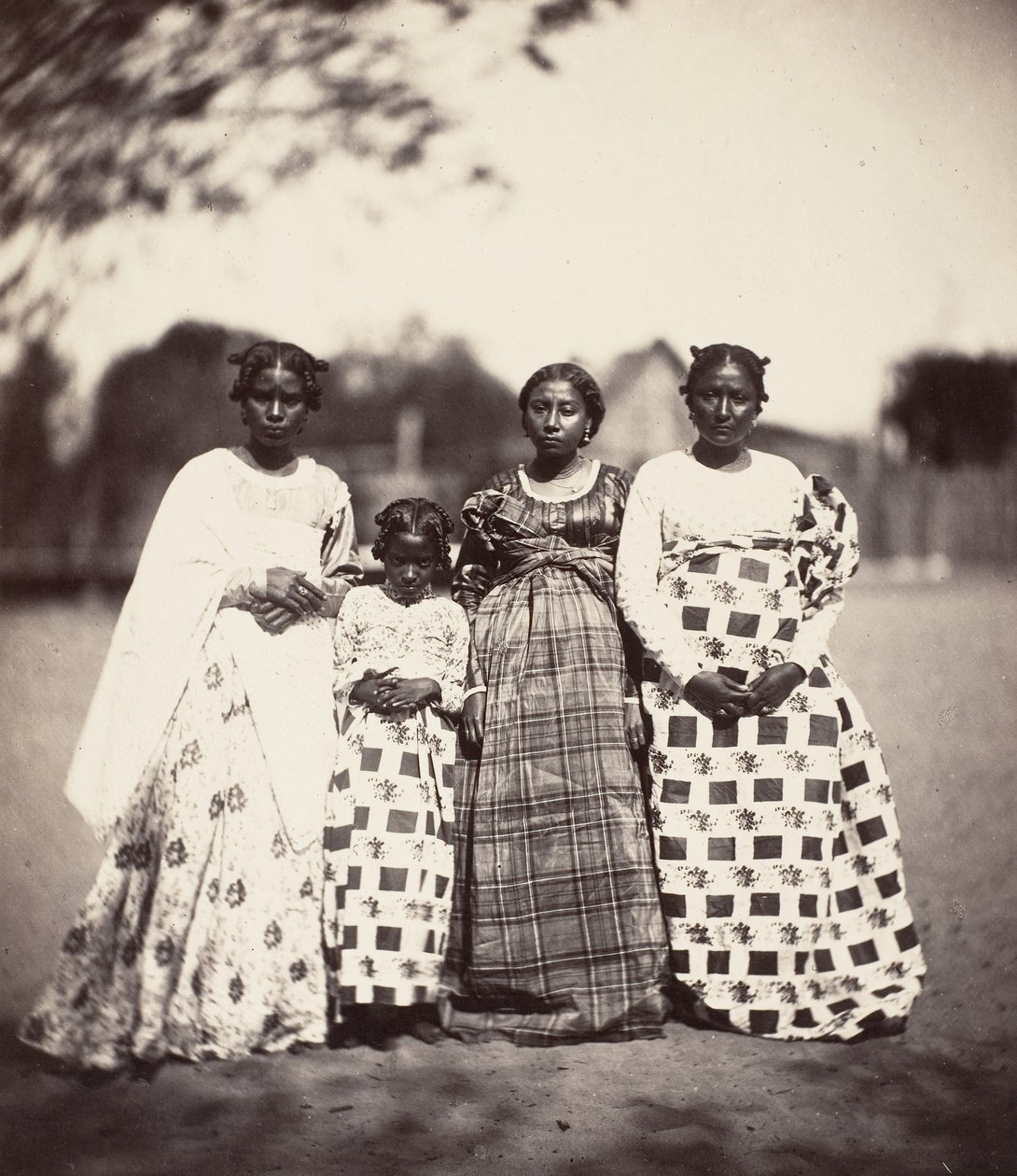 Donne Betsimisaraka, Madagascar da Désiré Charnay
