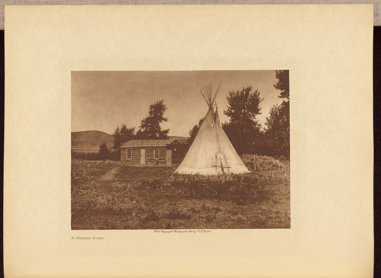 Una casa Piegan da Edward S. Curtis