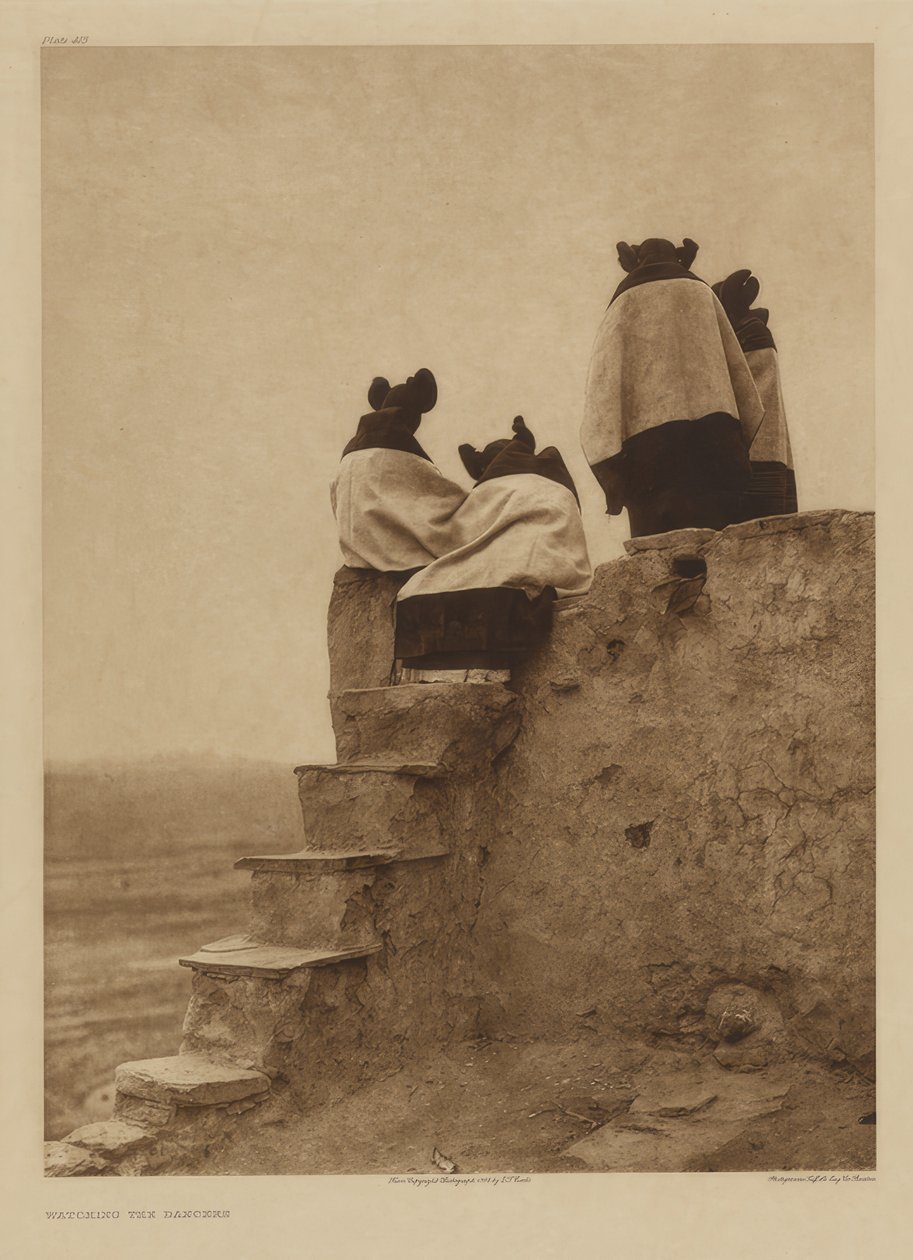 Guardare i ballerini da Edward S. Curtis