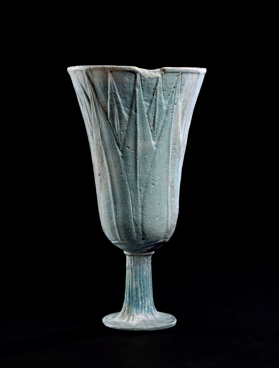 Calice in faience a forma di fiore di loto da Egyptian 22nd Dynasty