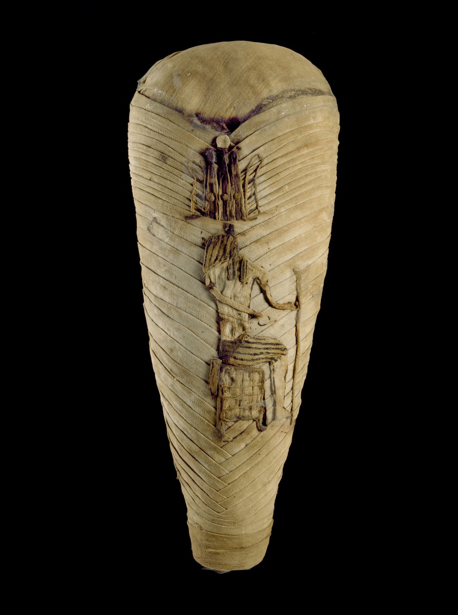 Ibis mummificato avvolto in bende di lino da Egyptian Ptolemaic Period