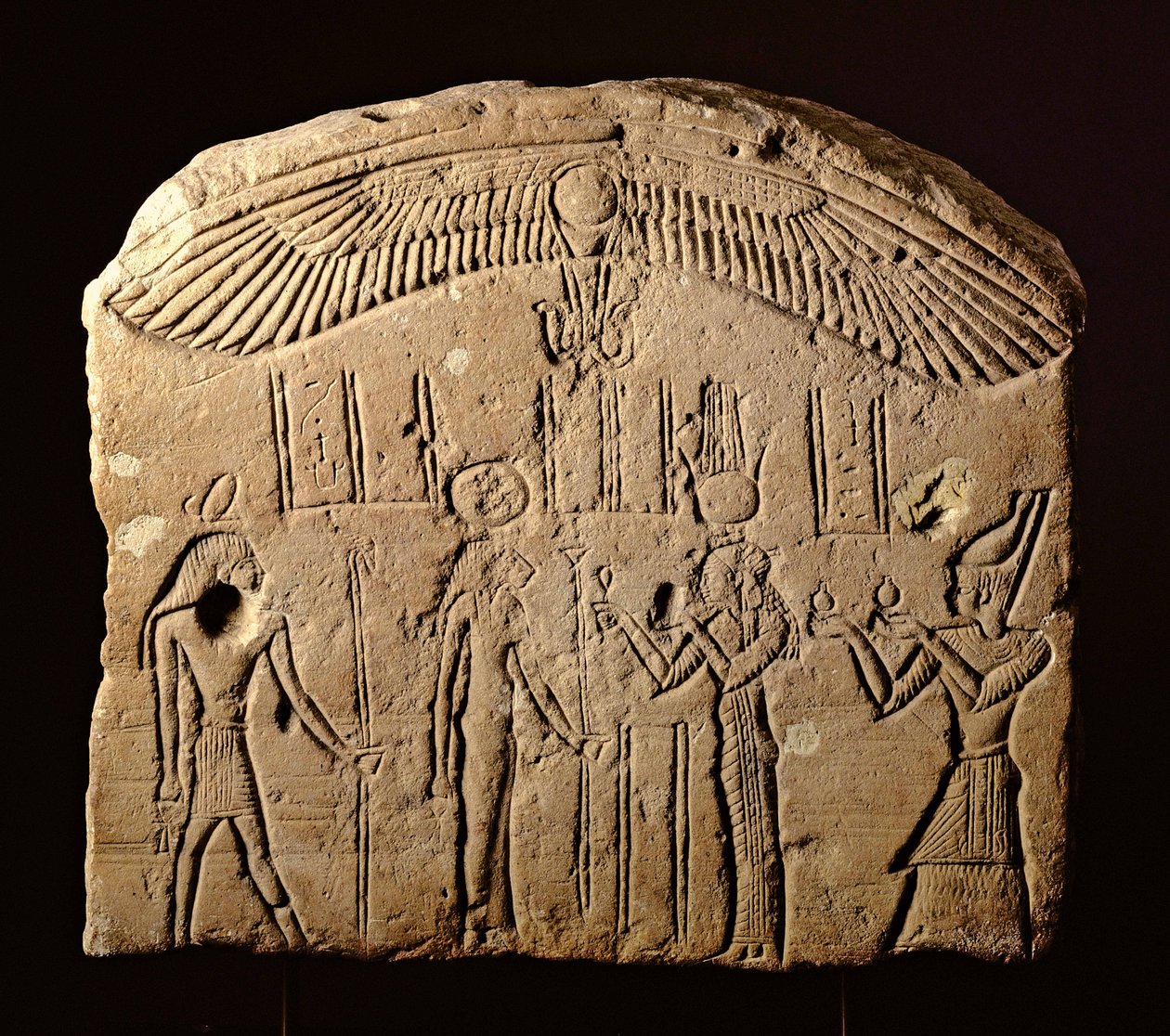 Bassorilievo con scena di offerta, un faraone con la dea Sekhmet e il dio Heka, c.200-100 a.C. da Egyptian Ptolemaic Period