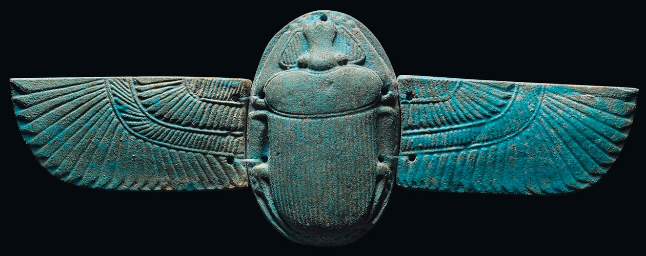 Uno scarabeo alato in faience egiziana, c. 664-30 a.C. da Egyptian