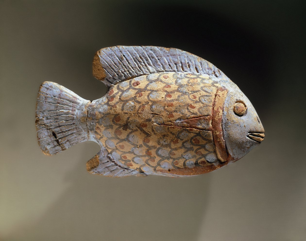Pesce di ceramica dipinta, dall