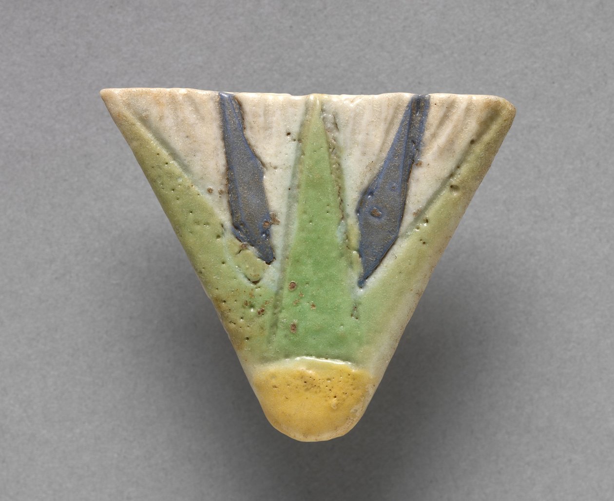 Terminale di collana a fiore di loto, c.1391-1337 a.C. da Egyptian 18th Dynasty