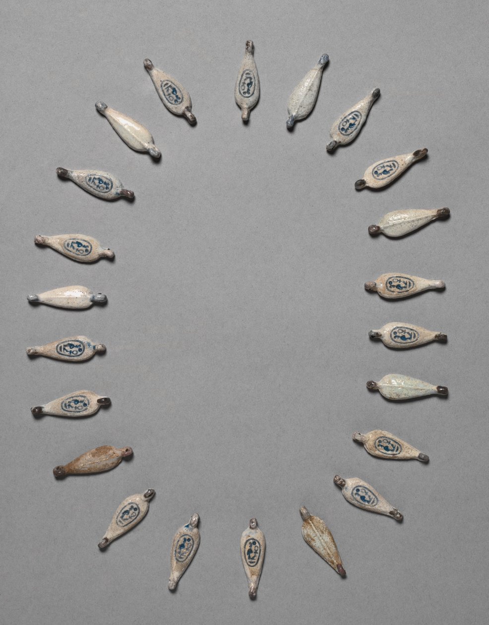 Perline a forma di petalo, c.1391-1353 a.C. da Egyptian 18th Dynasty