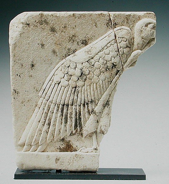 Rilievo che raffigura un avvoltoio da Egyptian Ptolemaic Period